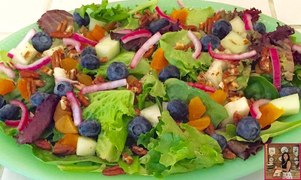 Tart Field Greens Salad with Fresh Fruit and Pecans